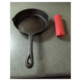 Cast Iron Pan with Hand Protector