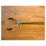 Long Reach Reacher Grabber Tool with Wooden Shaft
