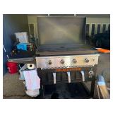 Blackstone Griddle - 36-inch 4-burner propane griddle with an integrated dual air fryer