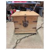 Wood Chest 20.5”Wx20.5Dx17.5H