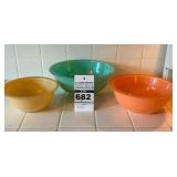 VTG Colorful Mixing Pyrex Bowls