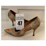 A Pair of VTG 'CRESCENDO's by valentine (size 8 1/2)