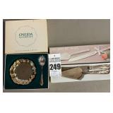 ONEIDA Silverplated Hostess Server and Spoon plus an Artfield and Craftsman Cake Knife and Trowel