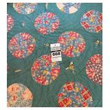VTG Dresden Plate Patterned Quilt