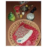 Assorted Kitchen Items
