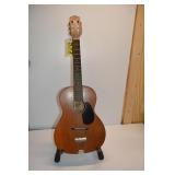 1970"S HONDO II PARLOR ACOUSTIC GUITAR