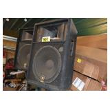 YAMAHA S 115 V SPEAKERS WITH STANDS