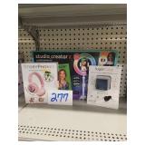 STUDIO CREATOR/ SUGAR CUBE AND STORYPHONES