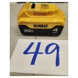 DEWALT 20 VOLT 4 AH BATTERY NEW DISPLAY