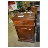 CHERRY CABINET DORM SIZE FRIDGE