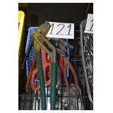 LOT OF PLIERS