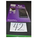 PHILLIPS USB PORTABLE CHARGER NIB