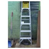 ALUMINUM STEP LADDER AND WIRE