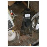 FLOOR JACK  HAS ISSUE
