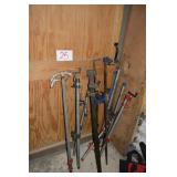 LOT OF WOOD CLAMPS