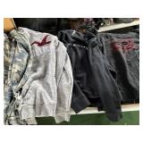 (4). Hoodies L-xl