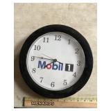 Mobil 1 clock