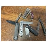Lot of knives some wonï¿½t open, some blades are
