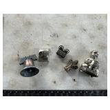 5 pieces of metal decor