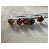 (5) costume rings sz unknown