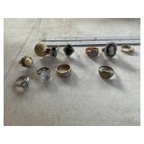 costume rings sz unknown