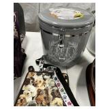 Pet food container with lanyard and oven mitt