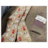 (2) pairs of socks