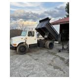 1995 International 4900 DT466 diesel 6 speed