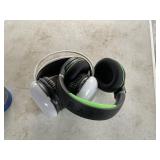 2 wireless headset , Green and black set is