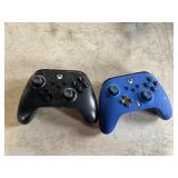 (2) Xbox one controllers no cords untested