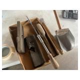 1 lot of primitive tools,      Yankee