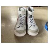 Shoes marked Nike sz youth boys 12c