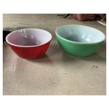 (2) Pyrex mixing bowls
