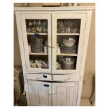 China-Hutch NOT THE CONTENTS bring help
