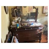Empire style dresser w/ mirror in very nice