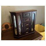Jewelry box