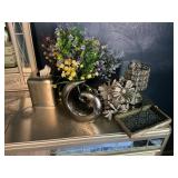 Decor items misc. lot