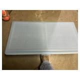 Tote with lid latchï¿½s are broken