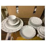 Fine China Japan tea set few dishes do