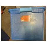 Tote with lid