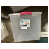 Tote with lid