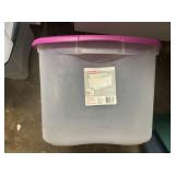 Tote with lid