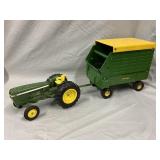 1/16 John Deere 2440 with forage wagon