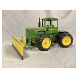 1/16 John Deere 8650 4WD Tractor w/ Silage Blade