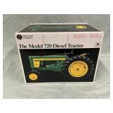 1/16 John Deere 720 Diesel Precision