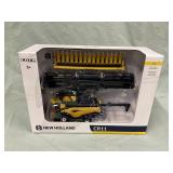 1/64 New Holland CR11 Combine with both heads
