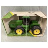 1/16 John Deere 8870 4WD Articulated Tractor