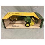 1/16 John Deere 336 Square Baler