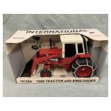 1/16 International 1586 w/ Loader and Tire Chains