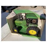 Ertl John Deere 4255 row crop tractor 1/16